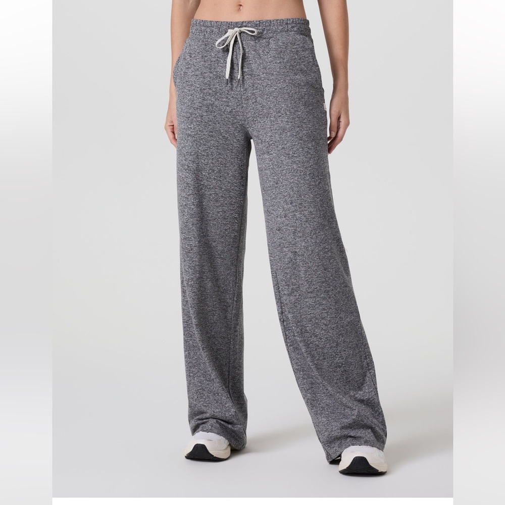 Vuori Halo Essential Wideleg Pant in Heather Gray sz L